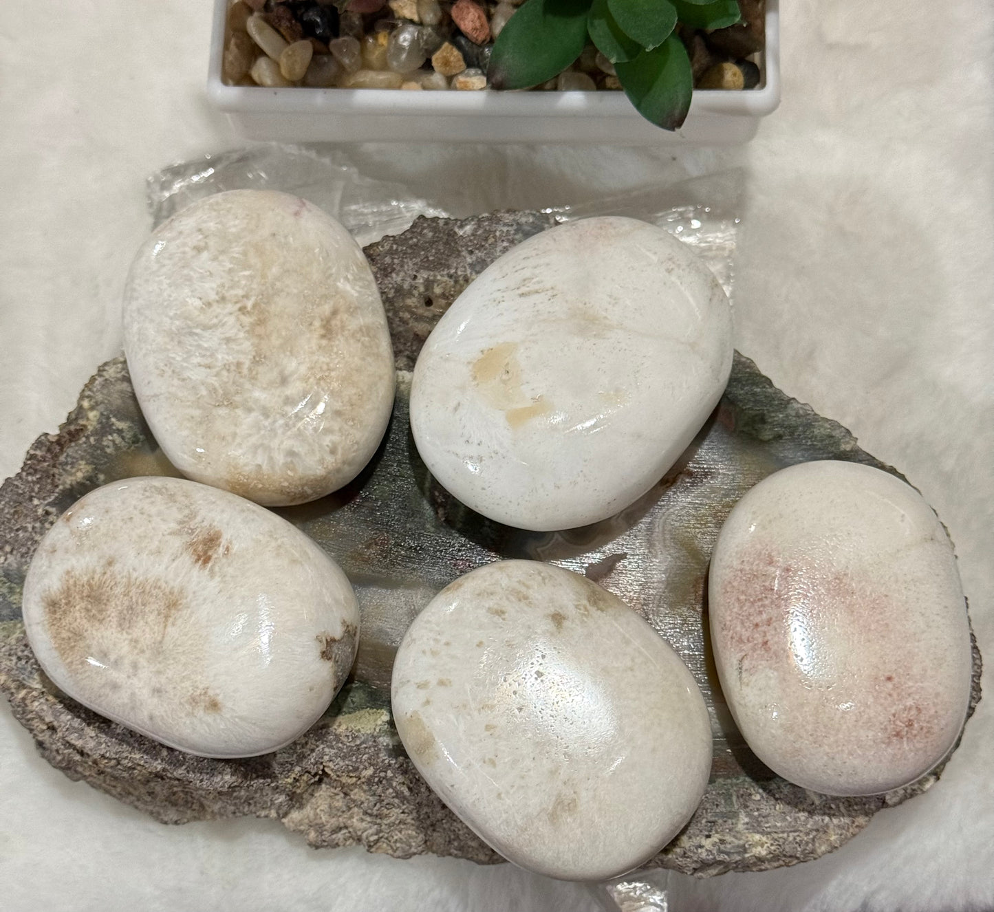 Scolecite Palm Stones