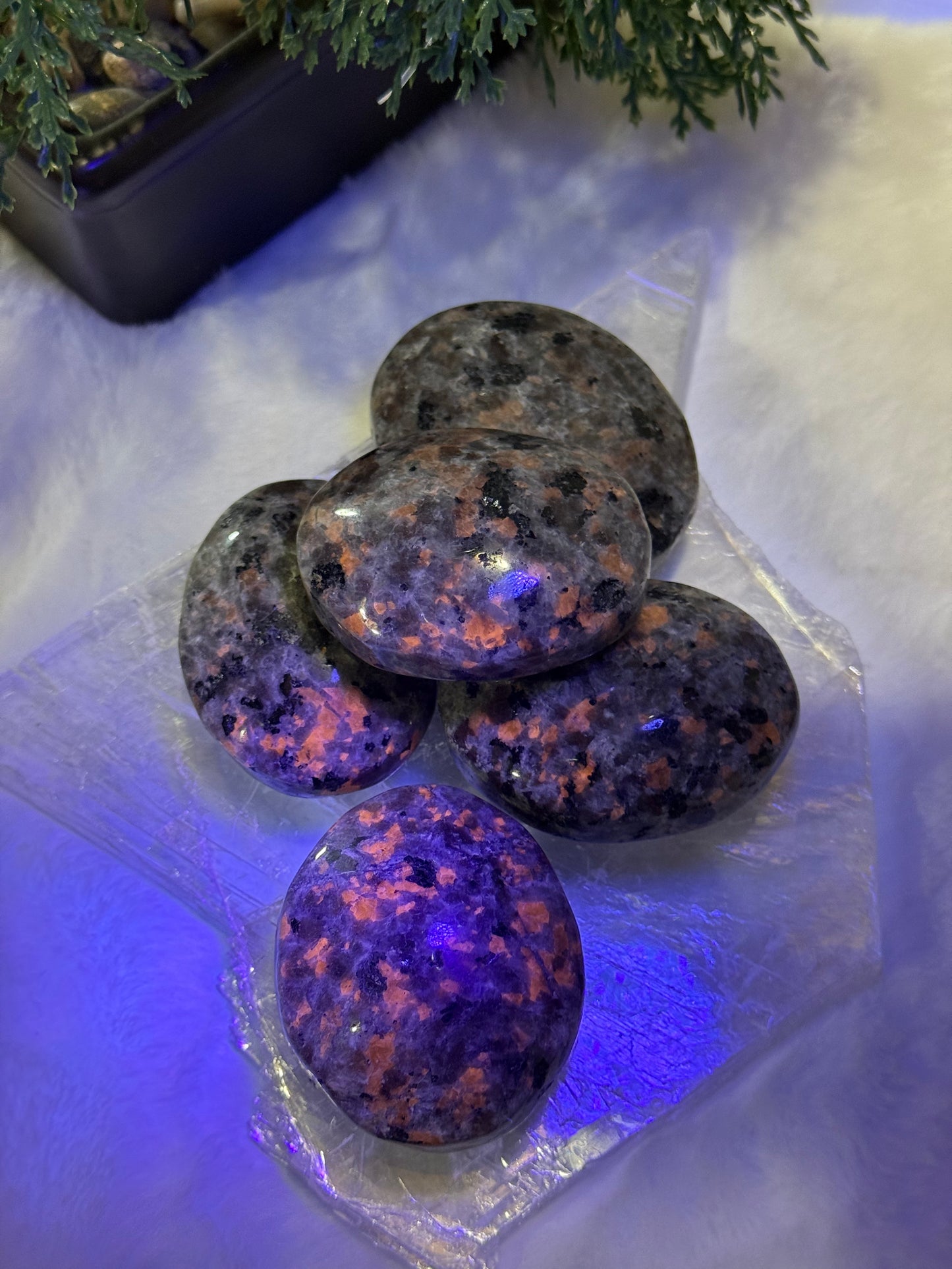 Yooperlite Palm Stones